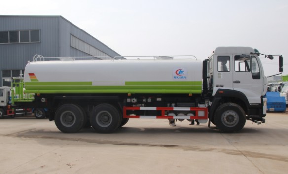 重汽斯太爾后八輪18噸灑水車(chē)高清圖片 重汽斯太爾后八輪18噸灑水車(chē)高清圖片